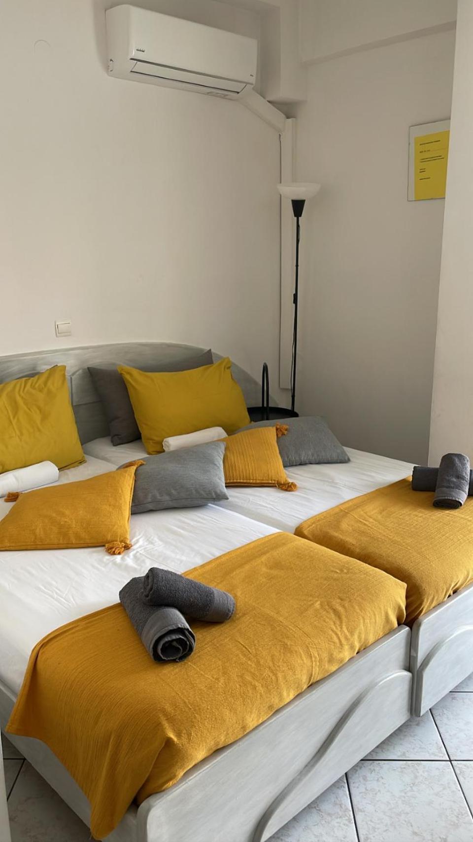 Aleka Kotsi Rooms อีกูเมนิทซา ภายนอก รูปภาพ